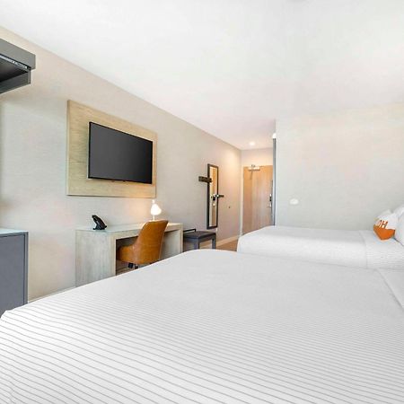 Cambria Hotel Burbank Airport Εξωτερικό φωτογραφία