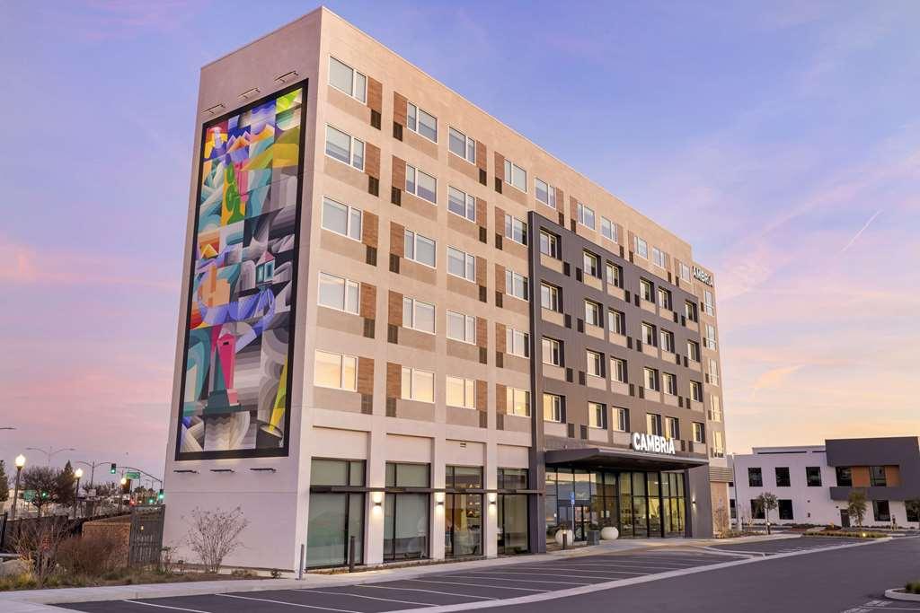 Cambria Hotel Burbank Airport Εξωτερικό φωτογραφία