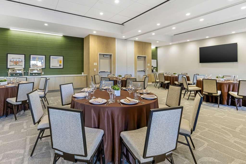 Cambria Hotel Burbank Airport Ανέσεις φωτογραφία