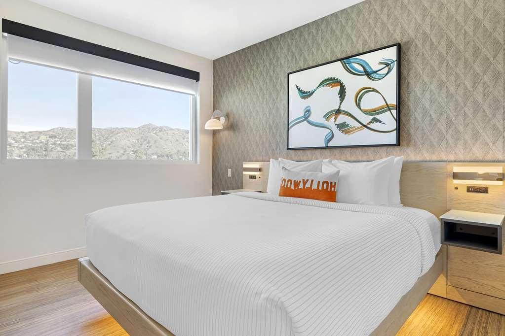 Cambria Hotel Burbank Airport Δωμάτιο φωτογραφία